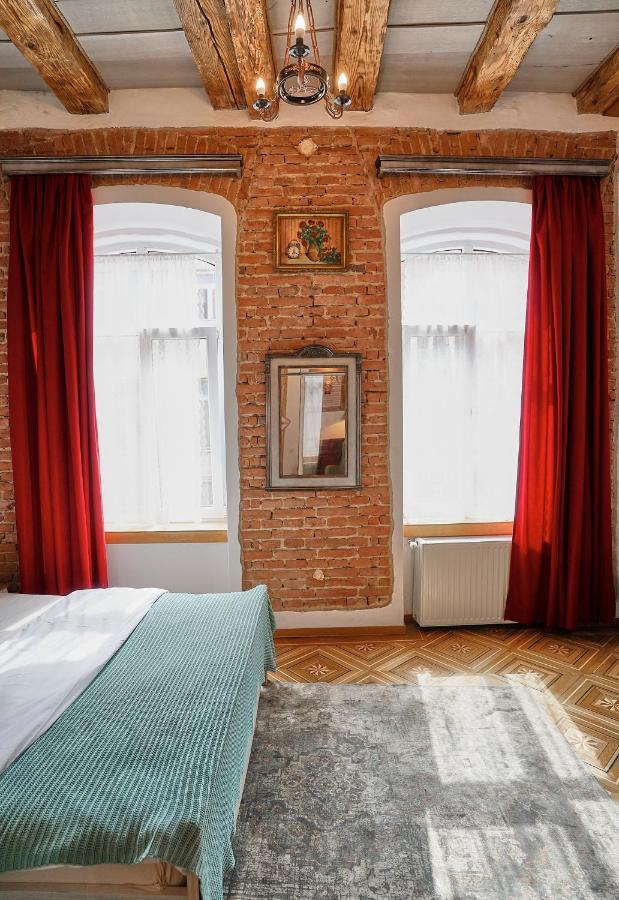 1881 Brasov Old Town Apartments Eksteriør bilde